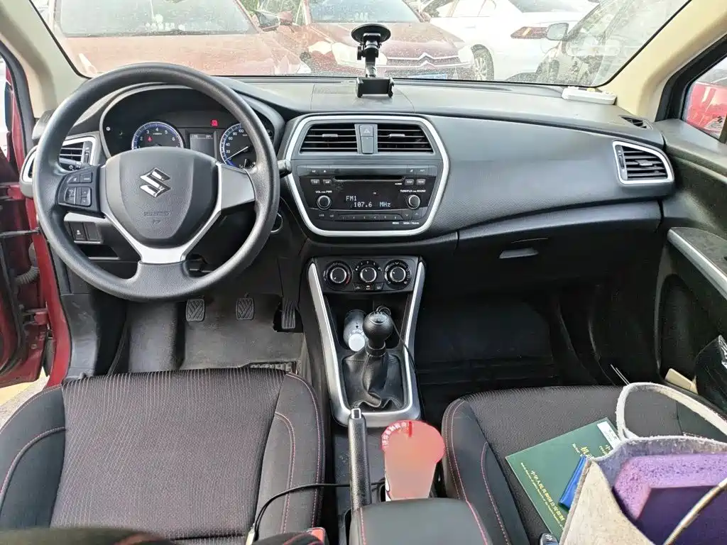 Suzuki S-Cross 2015 — фото 13