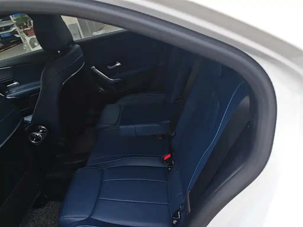 Mercedes-Benz A-Class 2020 — фото 17