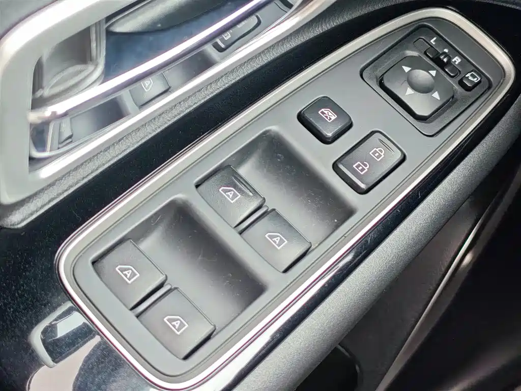 Mitsubishi Outlander 2022 — фото 22