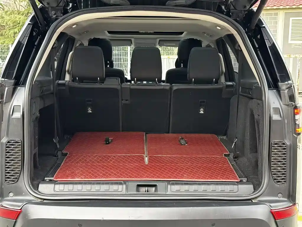 Land Rover Discovery 2019 — фото 11