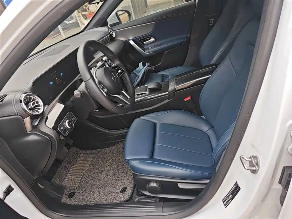 Mercedes-Benz A-Class 2020 — фото 15