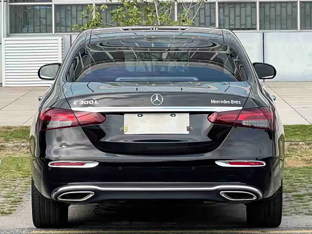 Mercedes-Benz E-Class 2024 — фото 5