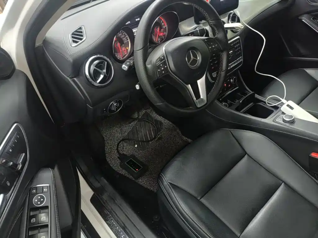 Mercedes-Benz GLA 2015 — фото 16