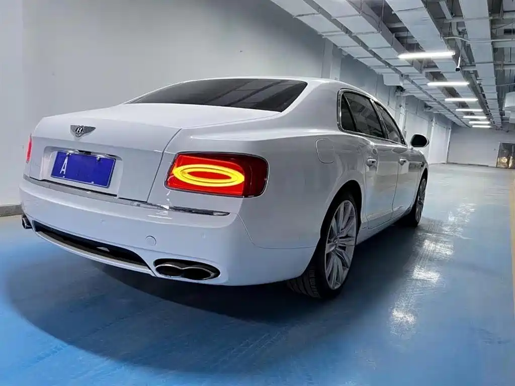 Bentley Flying Spur 2019 — фото 6