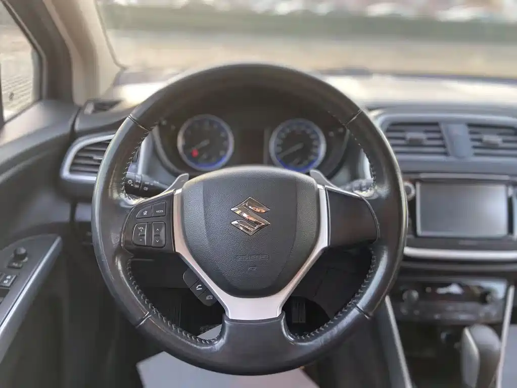 Suzuki S-Cross 2015 — фото 11
