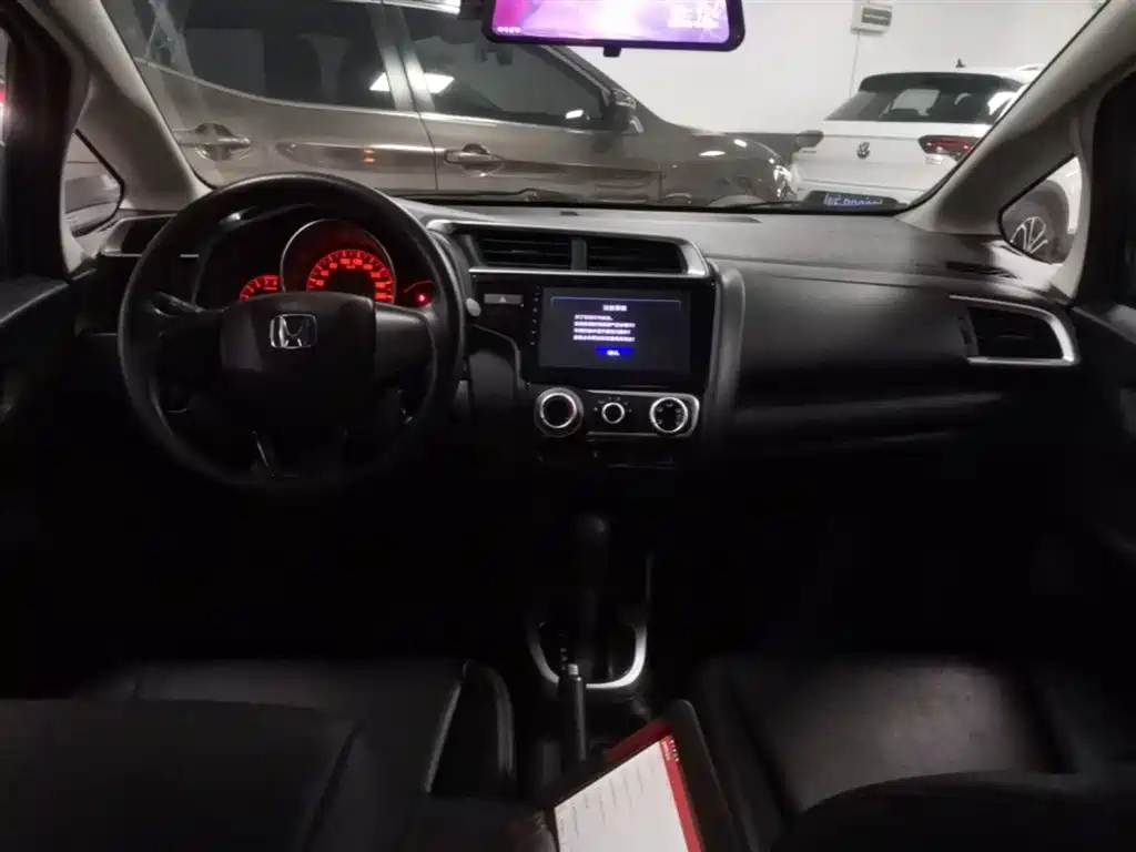 Honda Fit 2018 — фото 10