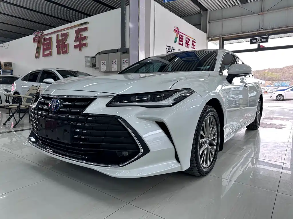 Toyota Avalon 2023 — фото 1