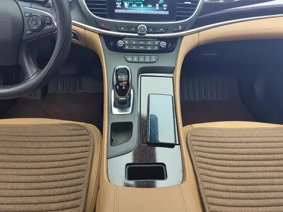 Buick LaCrosse 2017 — фото 16