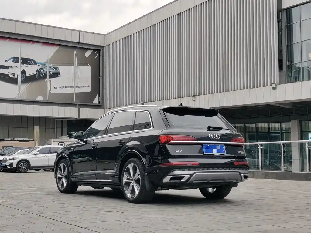 Audi Q7 2020 — фото 17