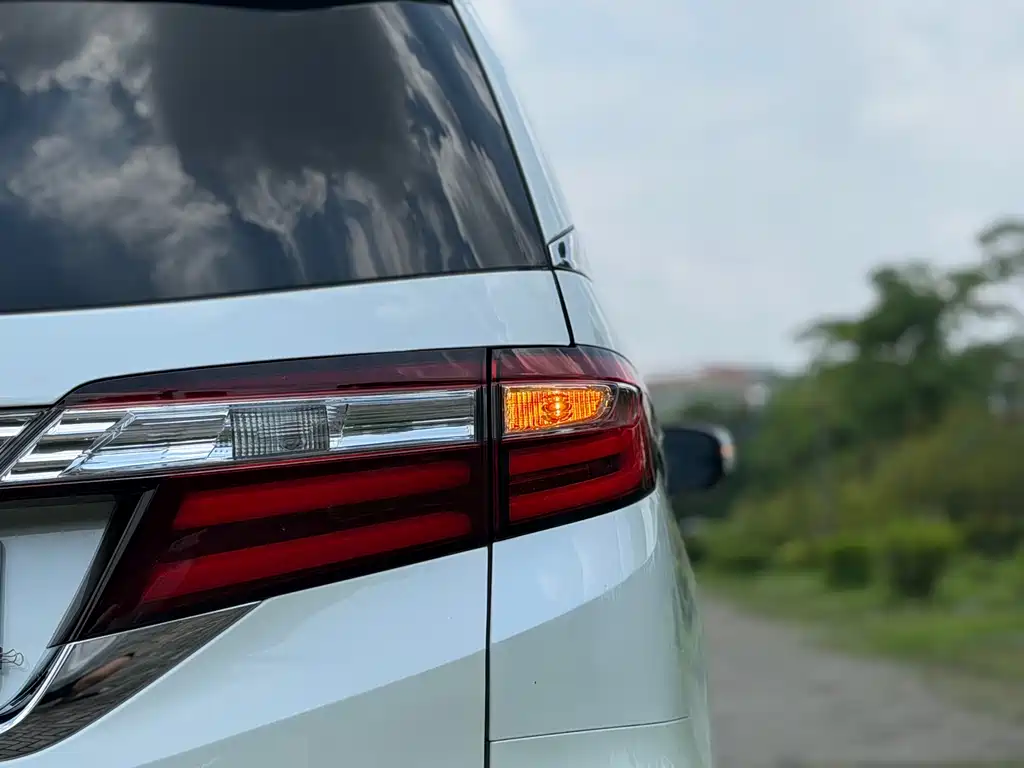 Honda Odyssey 2016 — фото 30