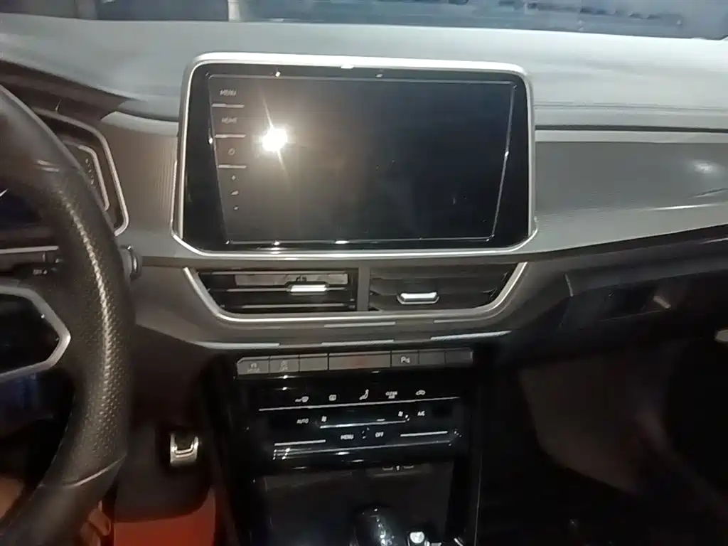 Volkswagen T-Roc 2023 — фото 13