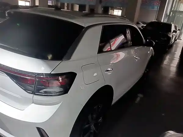 Volkswagen T-Roc 2023