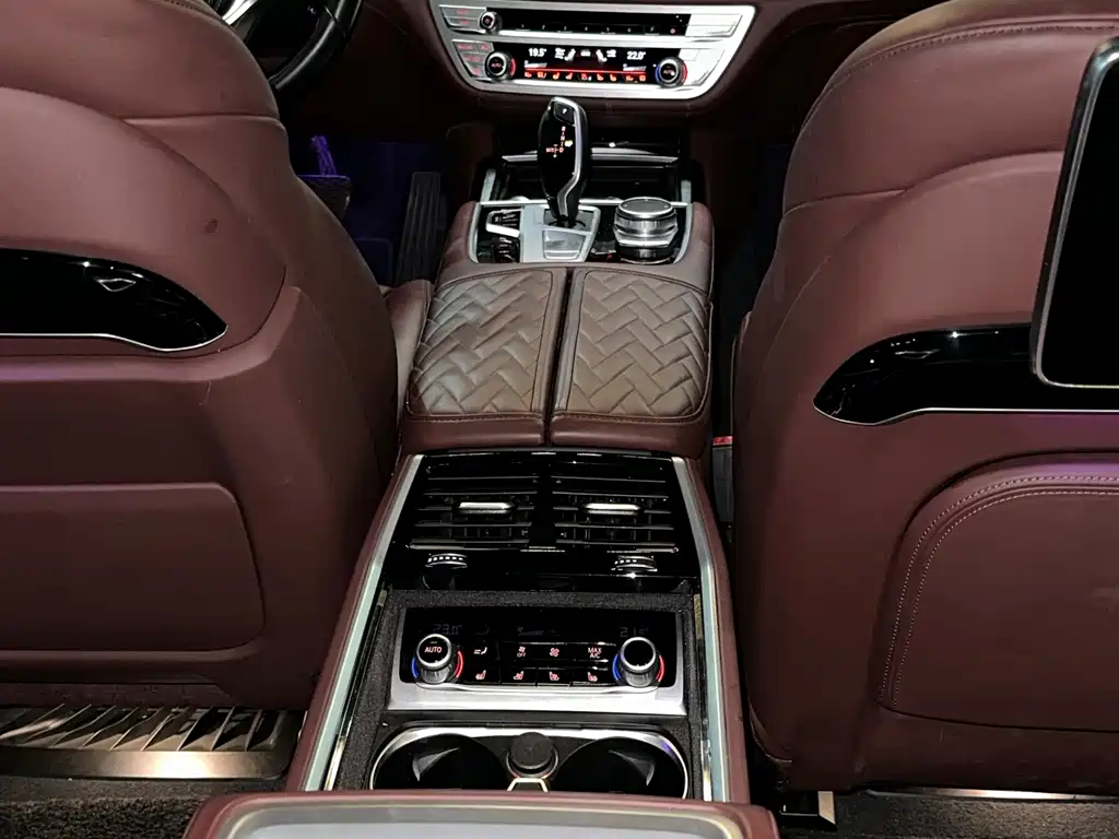 BMW 7 Series 2022 — фото 13