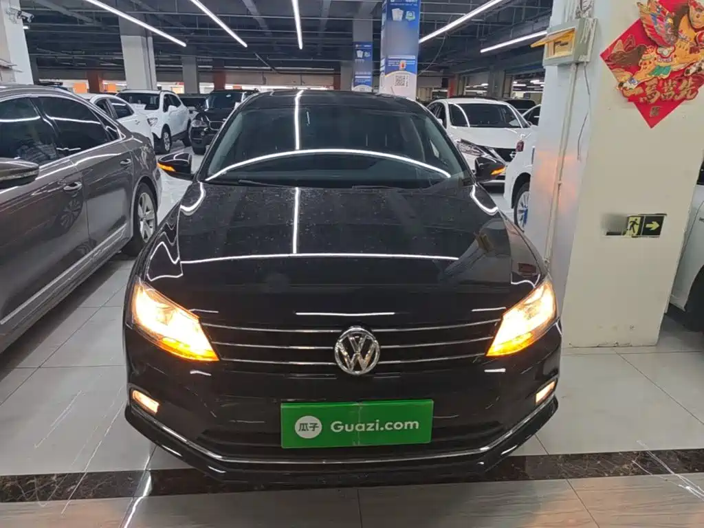 Volkswagen Sagitar 2018