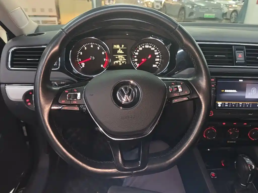 Volkswagen Sagitar 2018 — фото 11