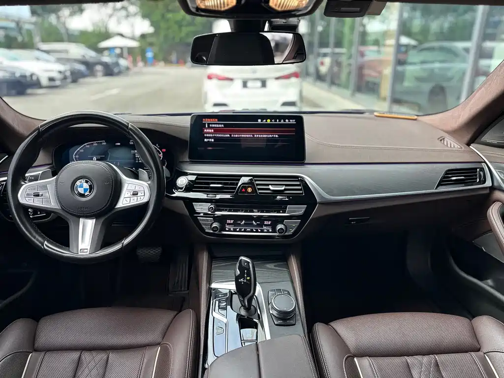 BMW 5 Series 2023 — фото 12