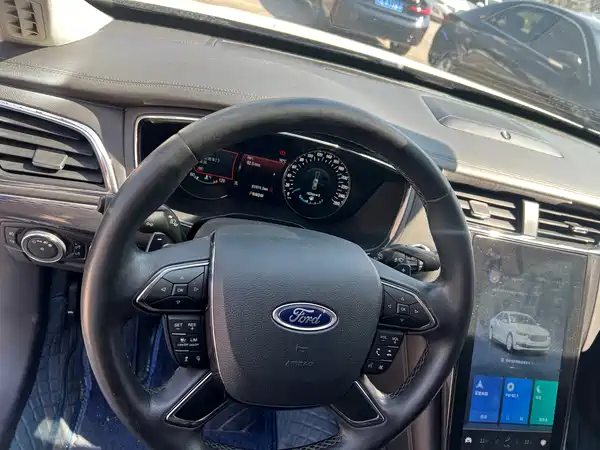 Ford Taurus 2020