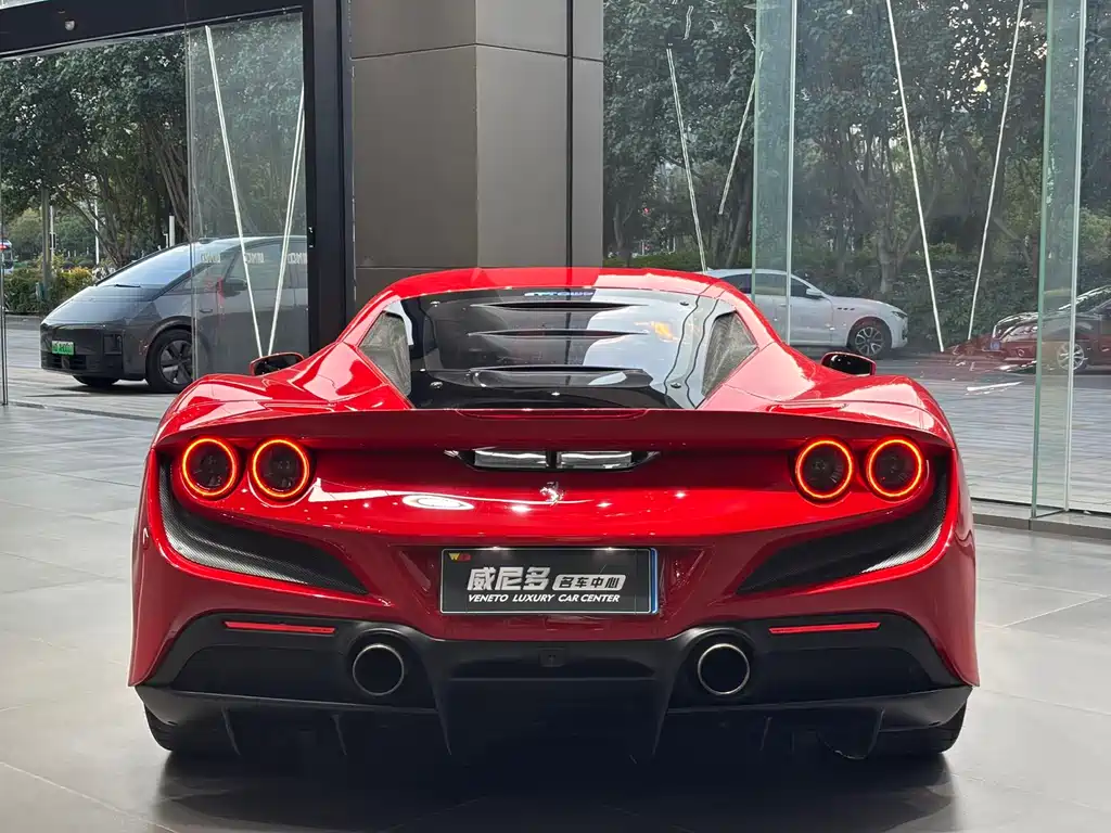Ferrari F8 2022 — фото 2