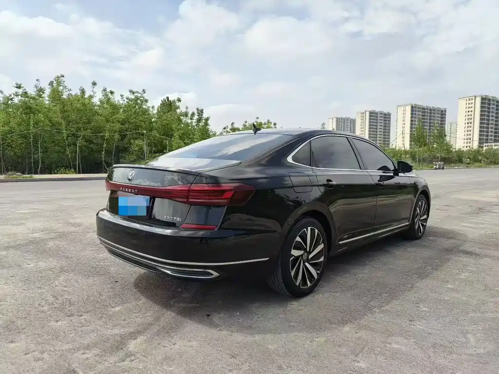 Volkswagen Passat 2023 — фото 4