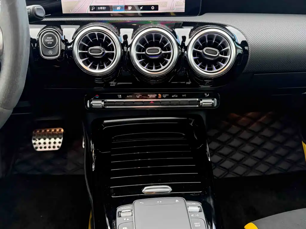Mercedes-Benz A-Class AMG 2023 — фото 10