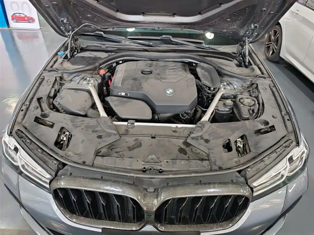 BMW 5 Series 2022 — фото 16