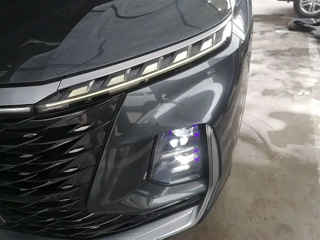Roewe RX5 eMAX 2022 — фото 24