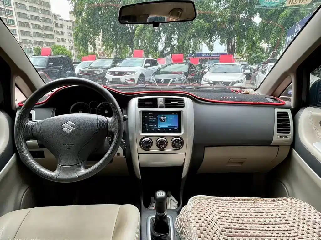 Suzuki Liana 2013