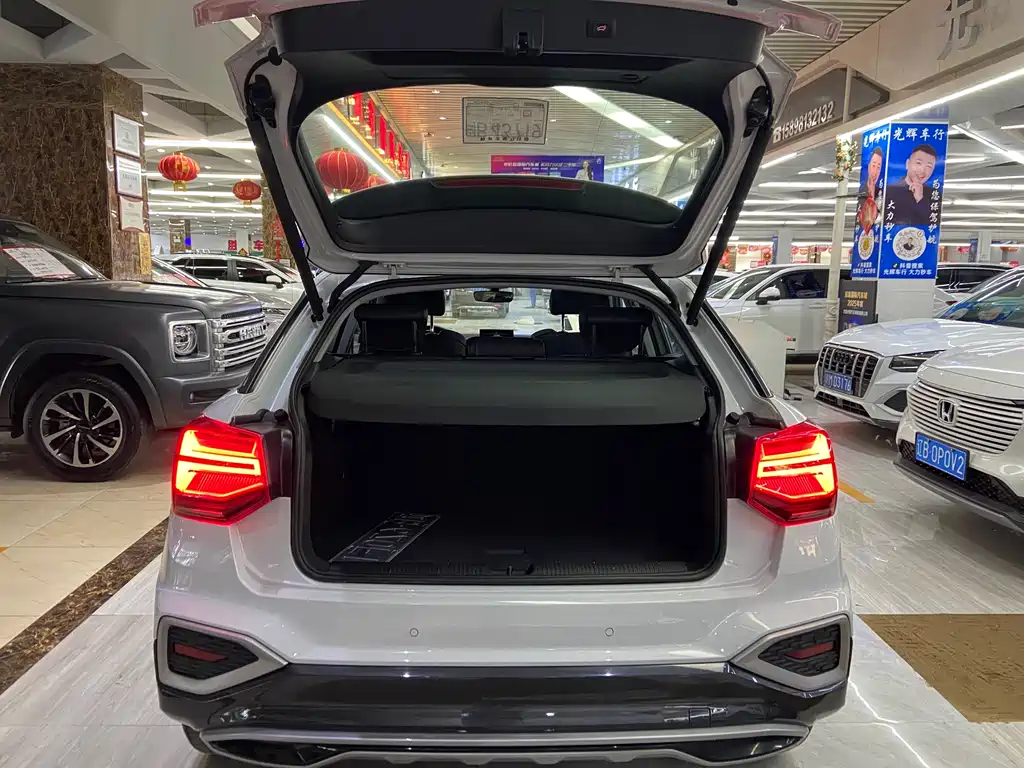 Audi Q2L 2022 — фото 12