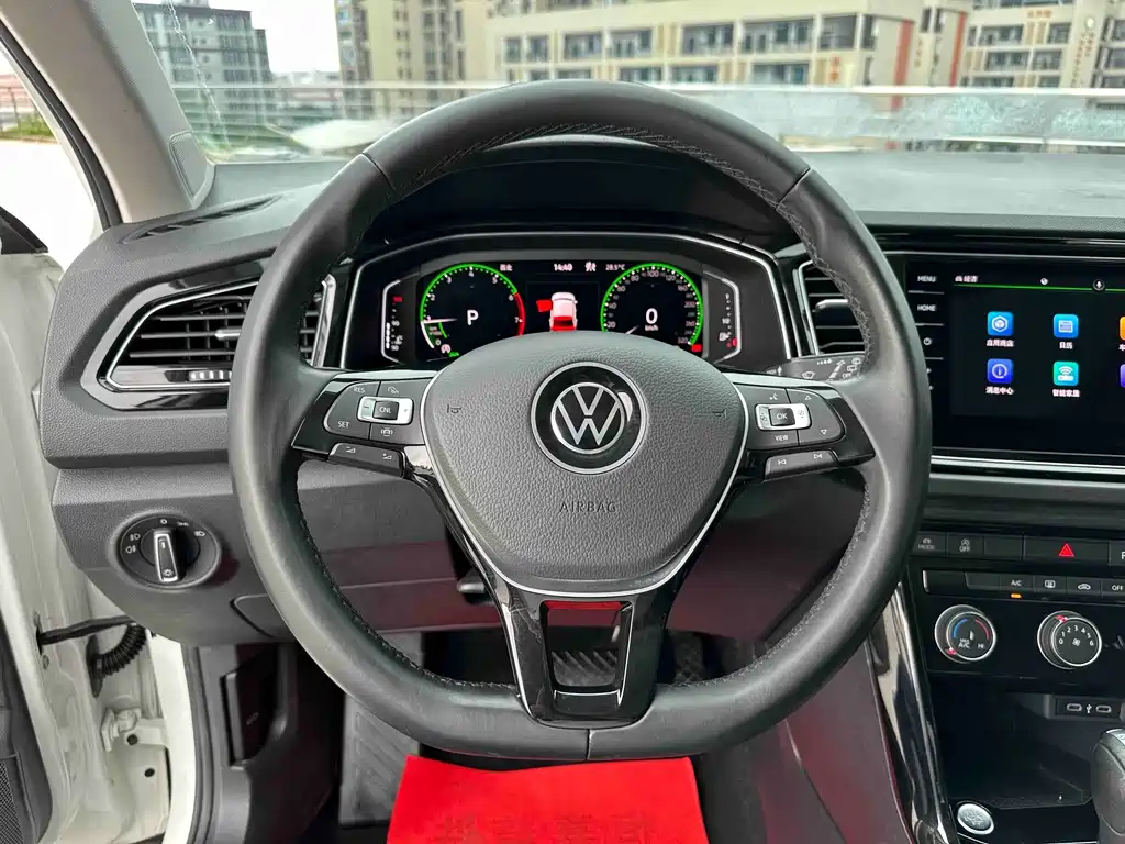 Volkswagen T-Roc 2023 — фото 14