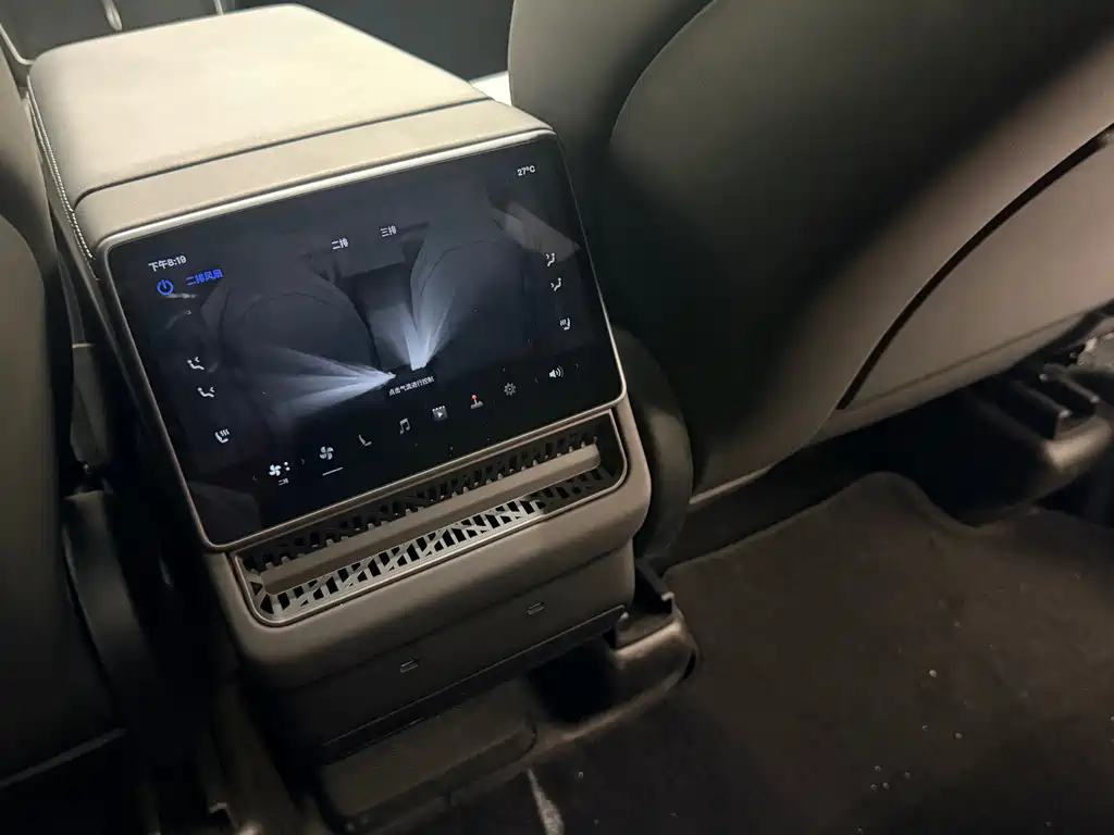 Tesla Model Y L 2025 — фото 17