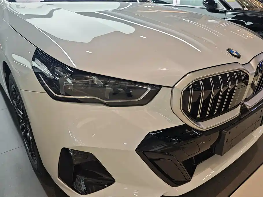 BMW 5 Series 2026