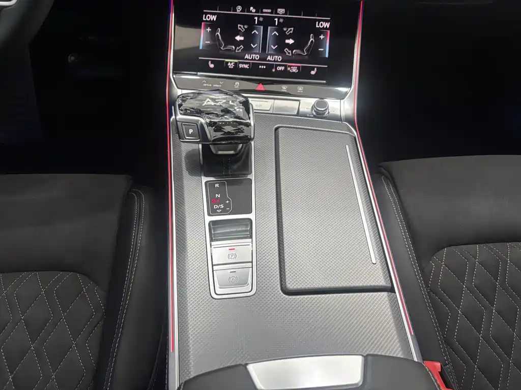 Audi A7L 2024 — фото 17
