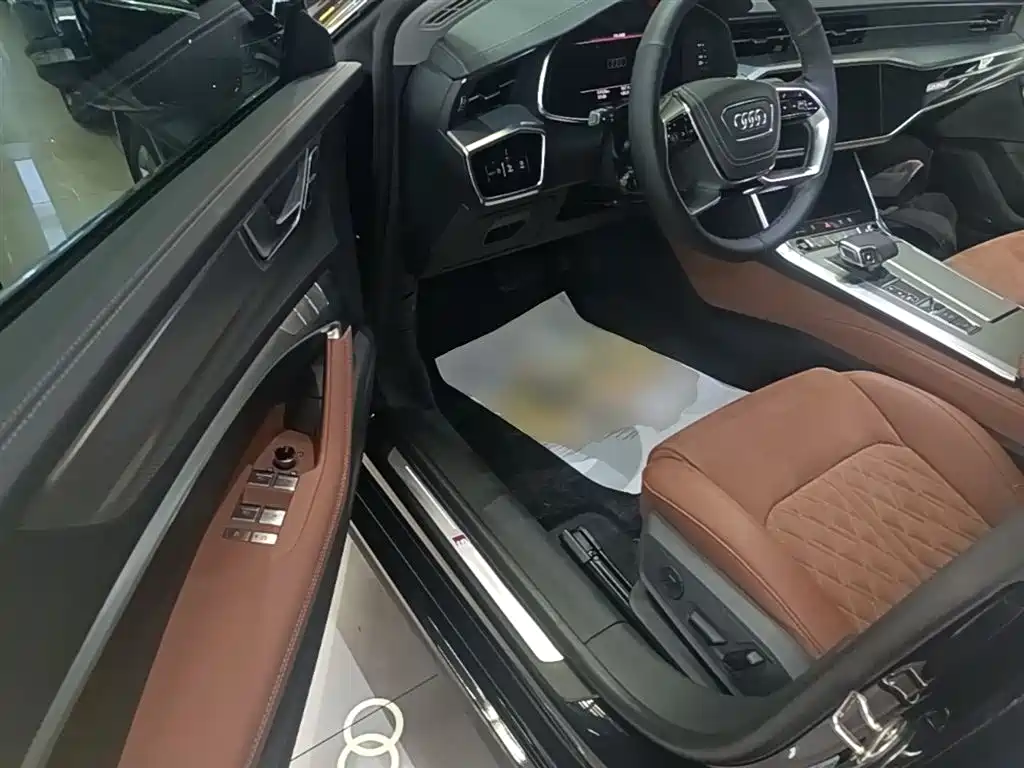 Audi A7L 2024 — фото 16