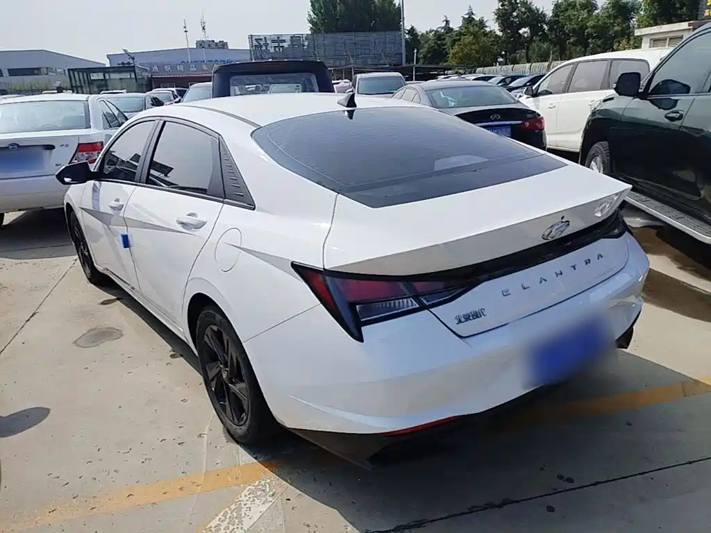 Hyundai Elantra 2023