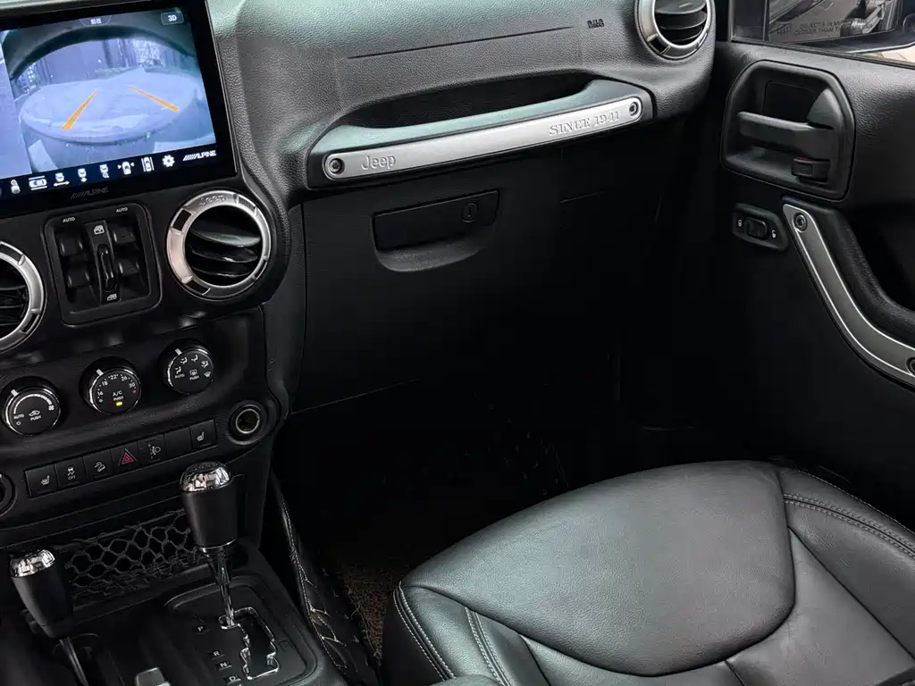 Jeep Wrangler 2016 — фото 15