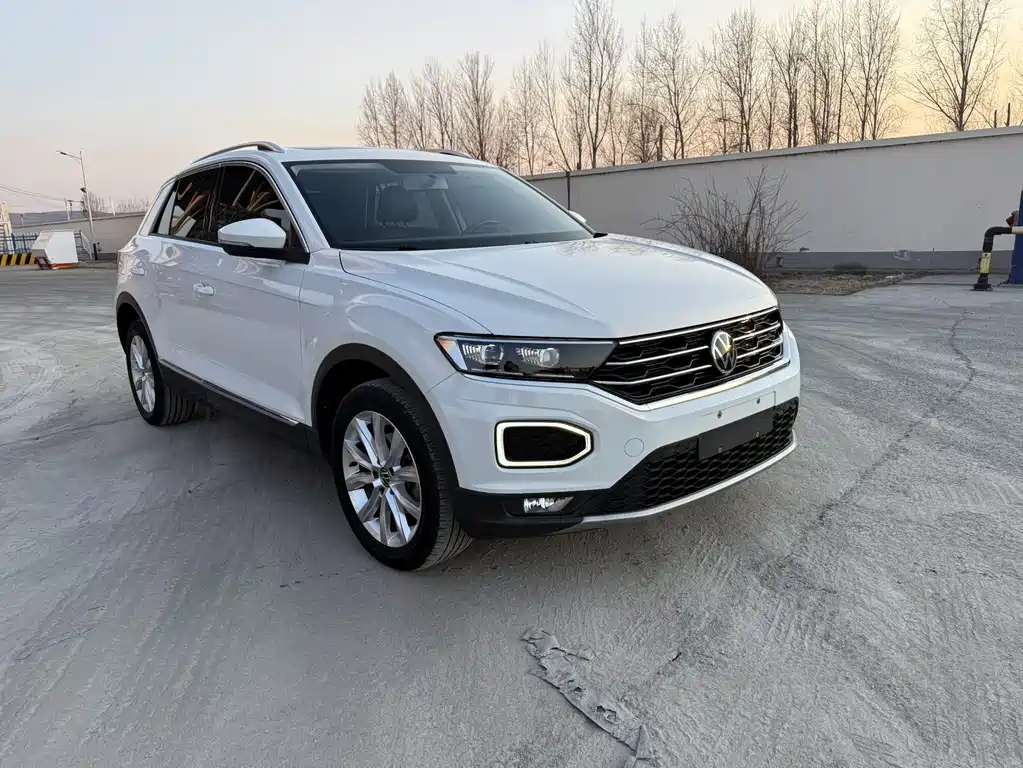 Volkswagen T-Roc 2023 — фото 3