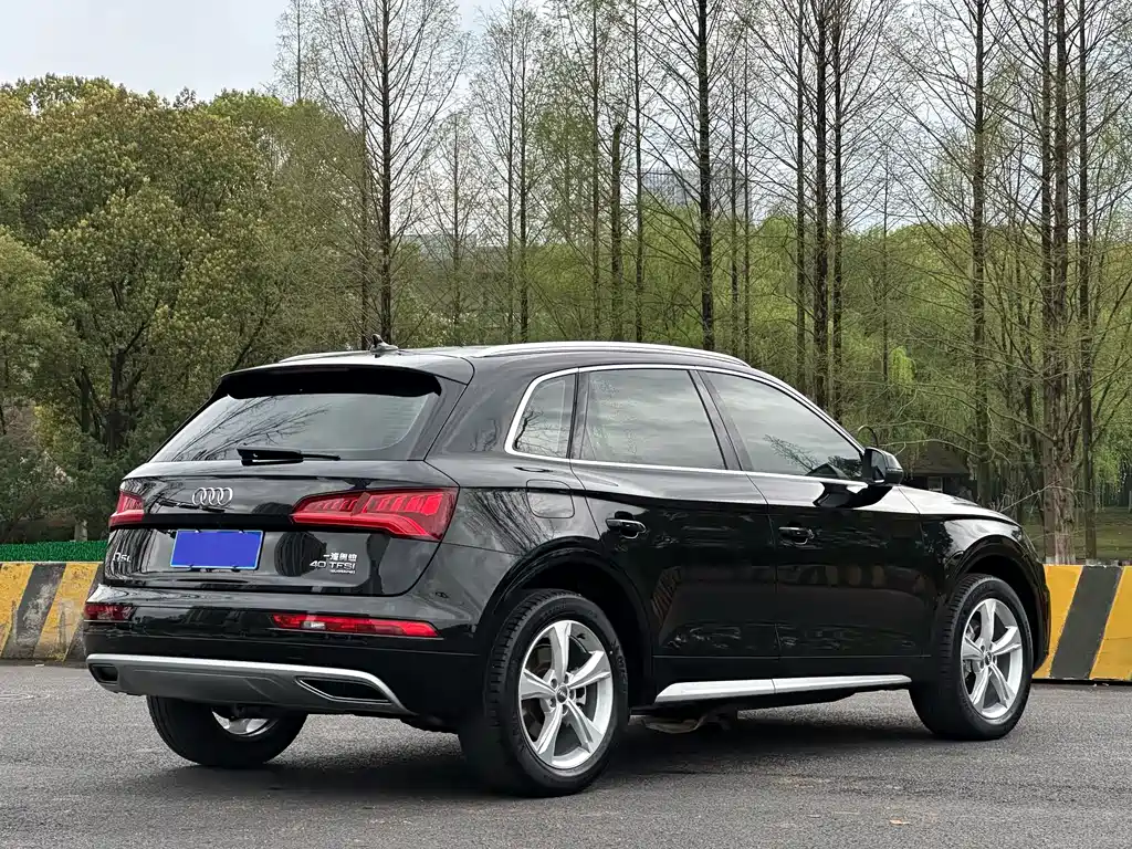 Audi Q5L 2021 — фото 7
