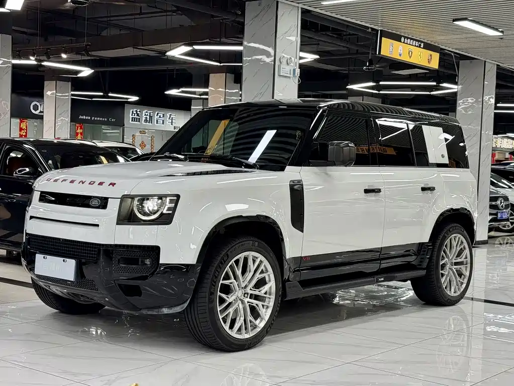 Land Rover Defender 2024 — фото 1