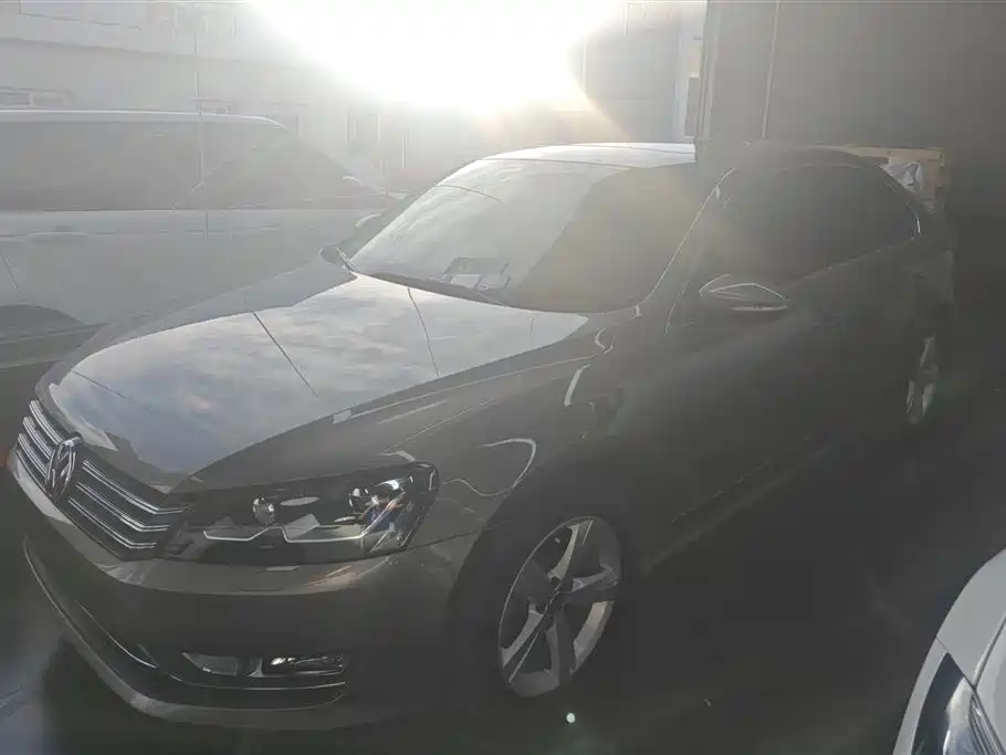 Volkswagen Passat 2015 — фото 1