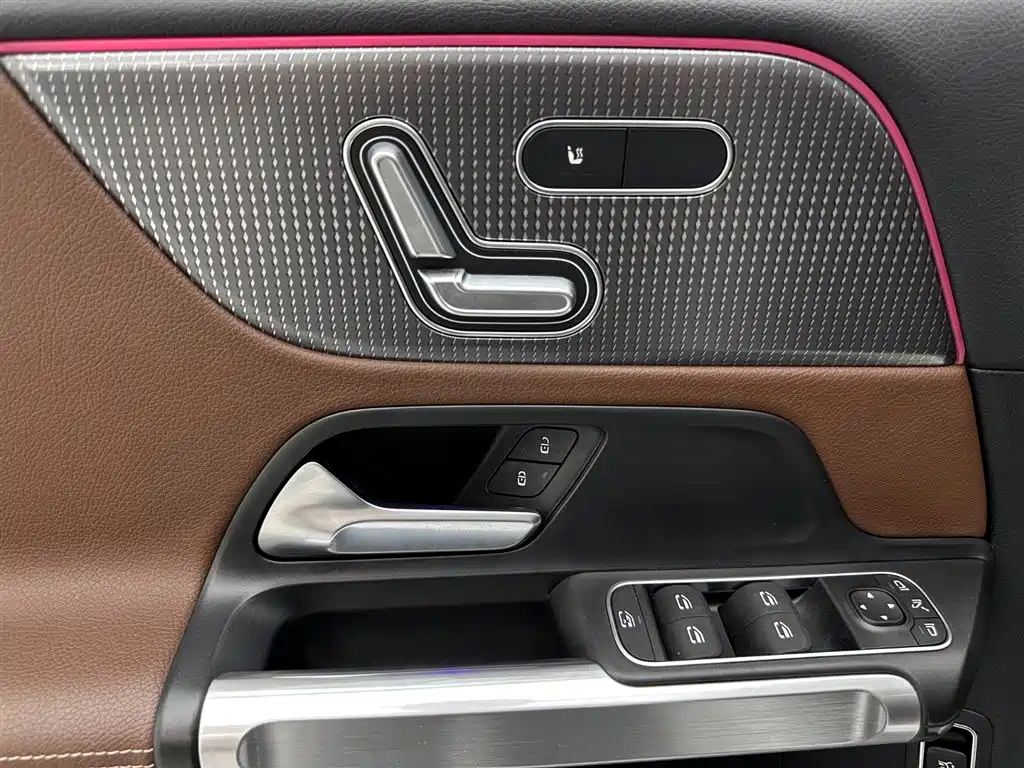 Mercedes-Benz GLB 2021 — фото 24
