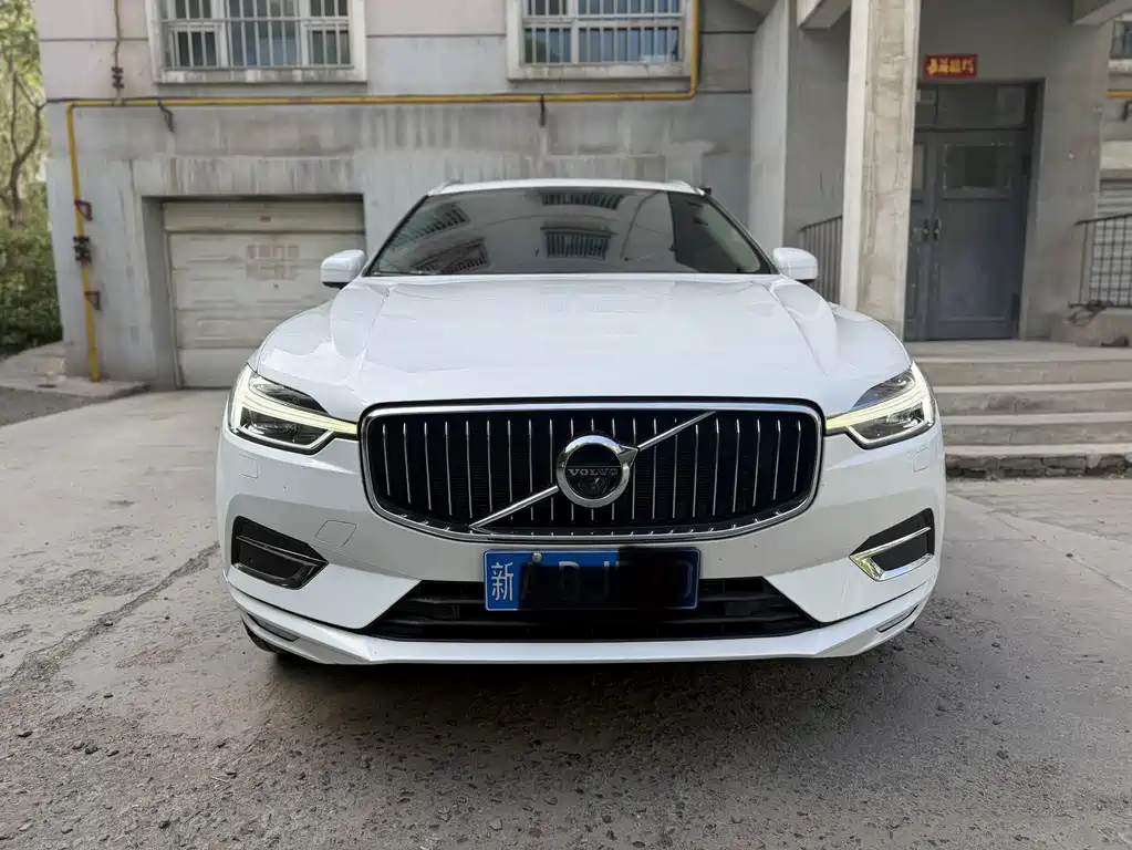 Volvo XC60 2019 — фото 2