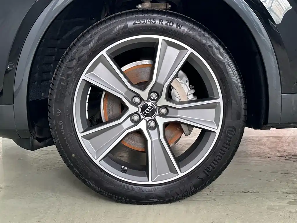 Audi Q5L 2021 — фото 15