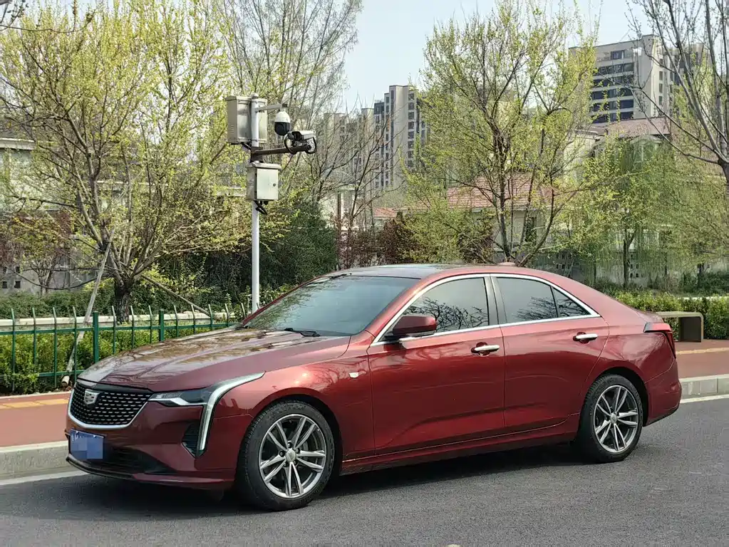 Cadillac CT4 2021 — фото 1