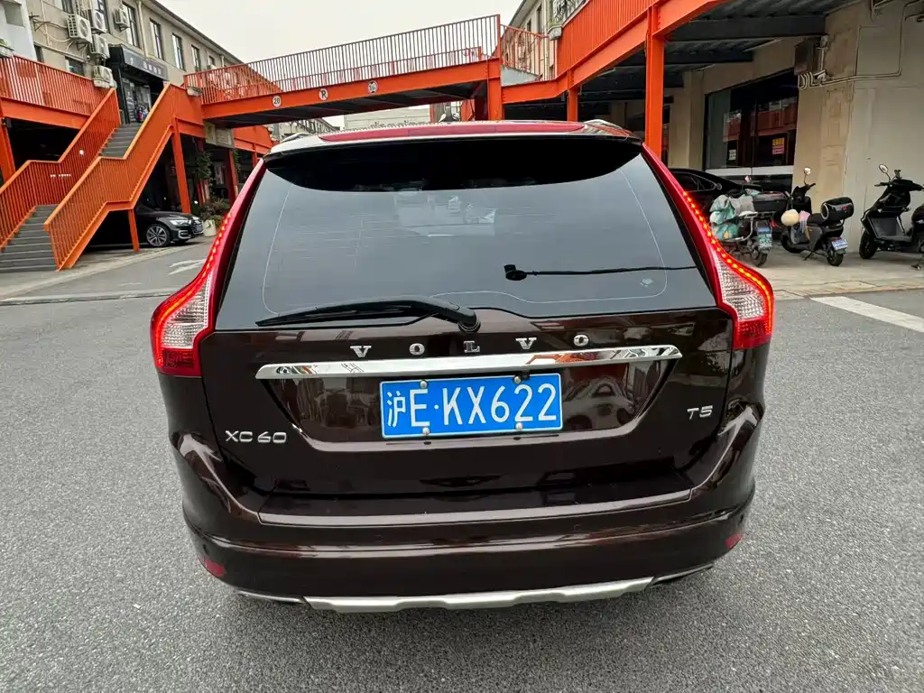 Volvo XC60 2017 — фото 4