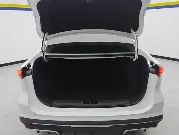Geely Galaxy L6 2025