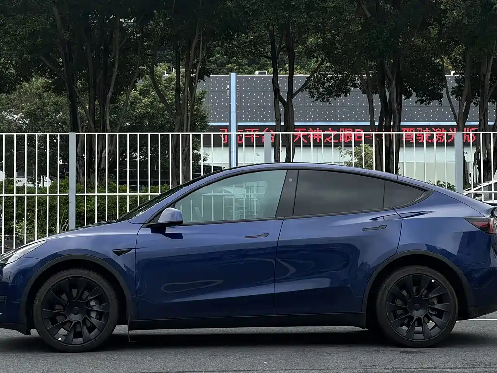Tesla Model Y 2022 — фото 21