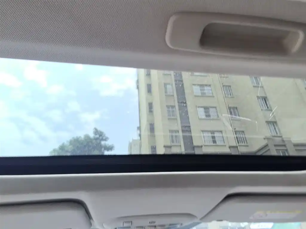 Ford Escort 2015 — фото 9