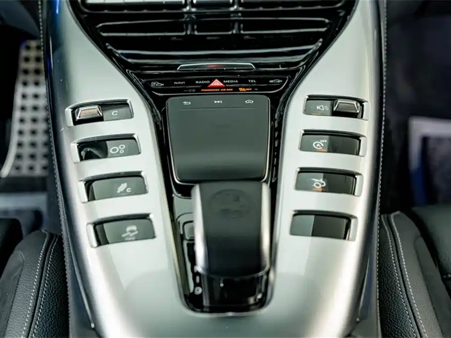 Mercedes-Benz AMG GT 2020 — фото 16