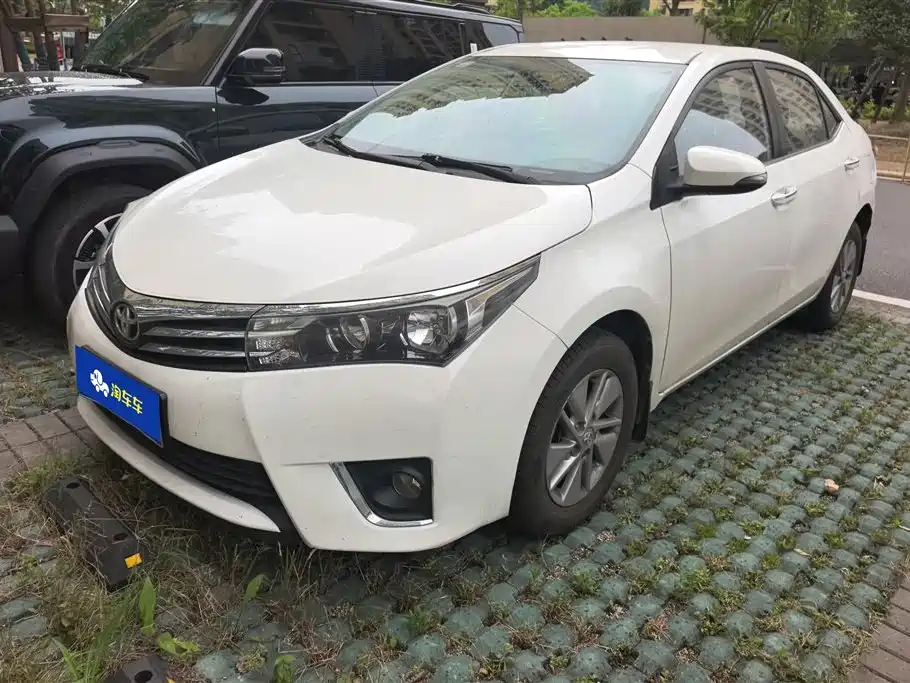 Toyota Corolla 2015 — фото 1