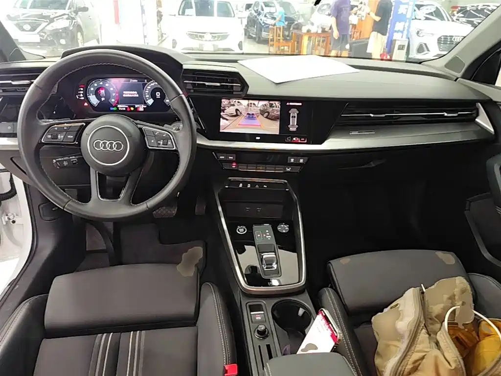 Audi A3 2023 — фото 10
